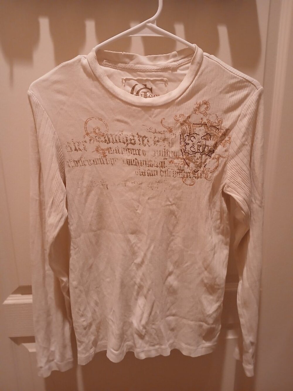 145  Vintage Guess Cream Ribbed Long Sleeve Graphic Top Crest Size Small